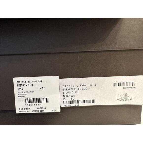 Athletic_Shoes